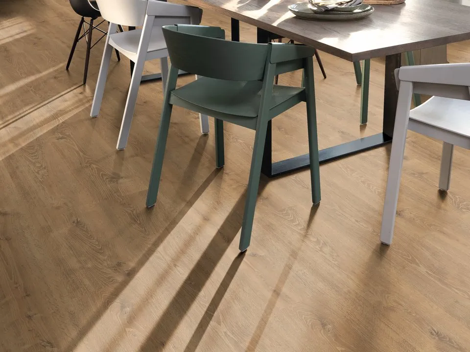 Piso laminado Roble Waltham Natural.